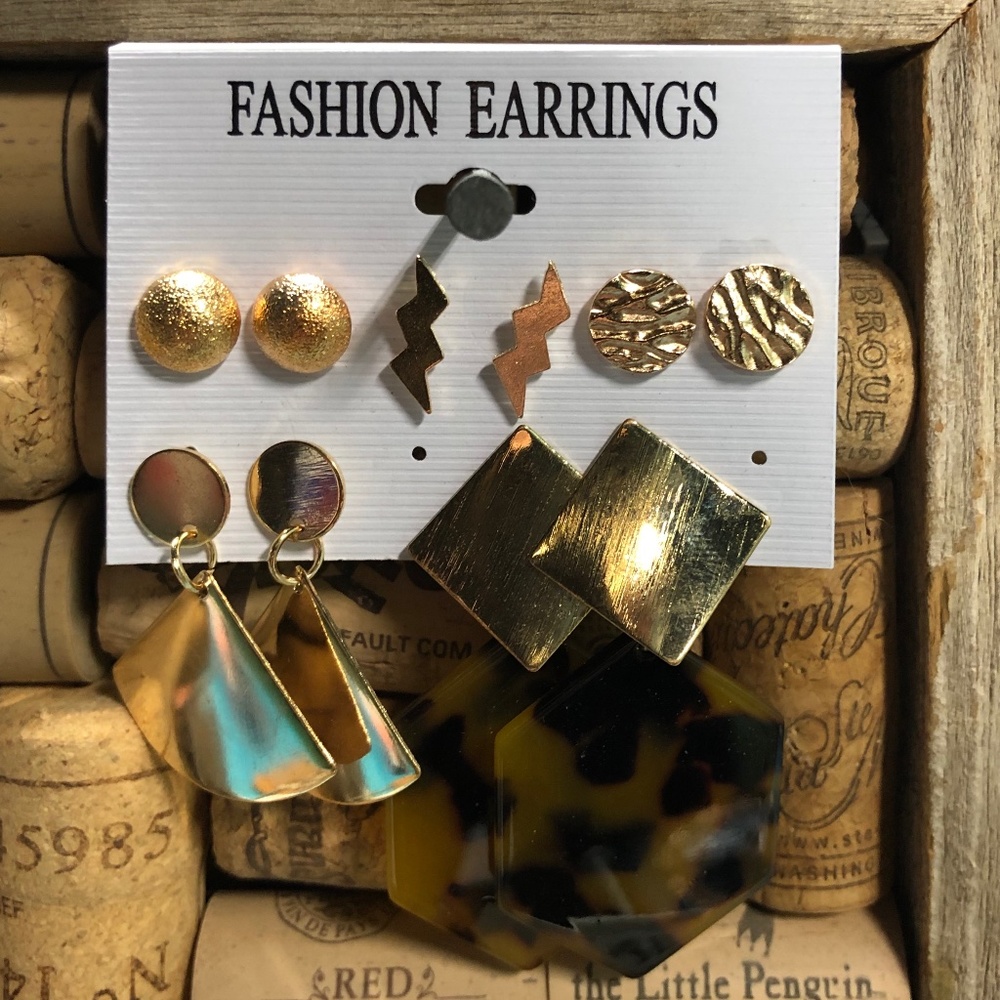 Trendy Gold and Tortoise Shell Earring Set